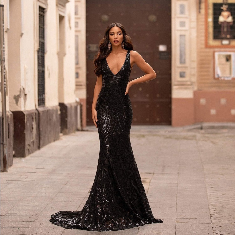 Alamour The Label Black Lace Maxi Dress